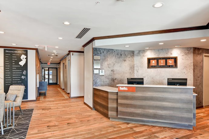 Imagen de los interiores del Hotel TownePlace Suites Bridgewater Branchburg. Foto 13