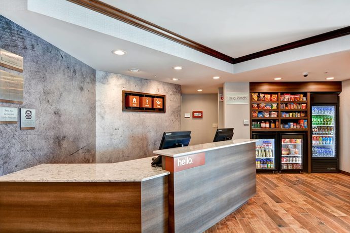 Imagen de los interiores del Hotel TownePlace Suites Bridgewater Branchburg. Foto 18