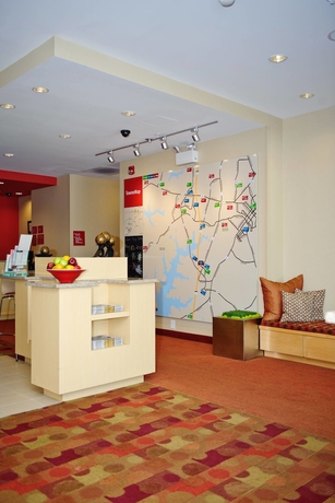 Imagen de los interiores del Hotel TownePlace Suites Charlotte Mooresville. Foto 19