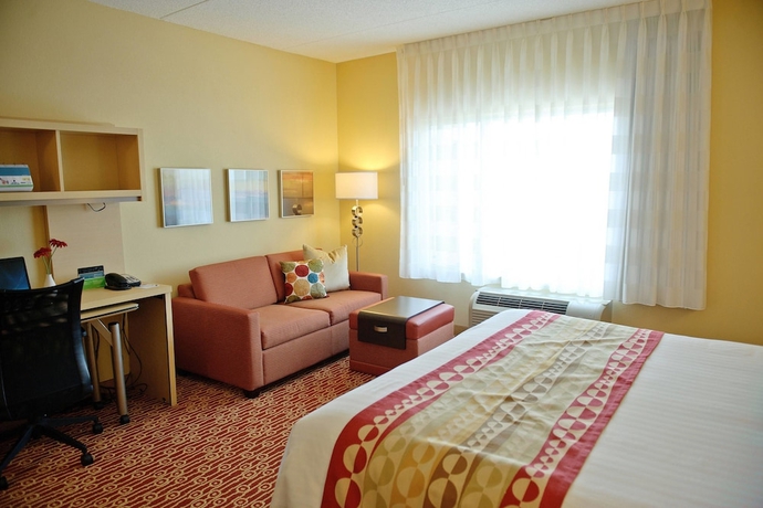 Imagen de la habitación del Hotel TownePlace Suites Charlotte Mooresville. Foto 17