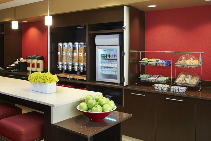 Imagen del bar/restaurante del Hotel TownePlace Suites Chicago Elgin/West Dundee. Foto 3