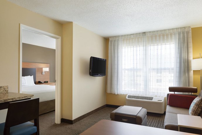 Imagen de la habitación del Hotel TownePlace Suites Chicago Naperville. Foto 6