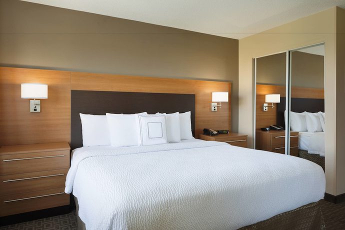 Imagen de la habitación del Hotel TownePlace Suites Chicago Naperville. Foto 8