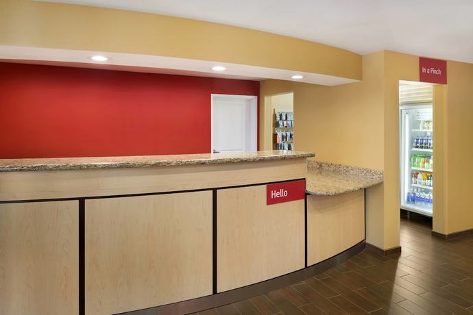 Imagen de los interiores del Hotel TownePlace Suites Chicago Naperville. Foto 18