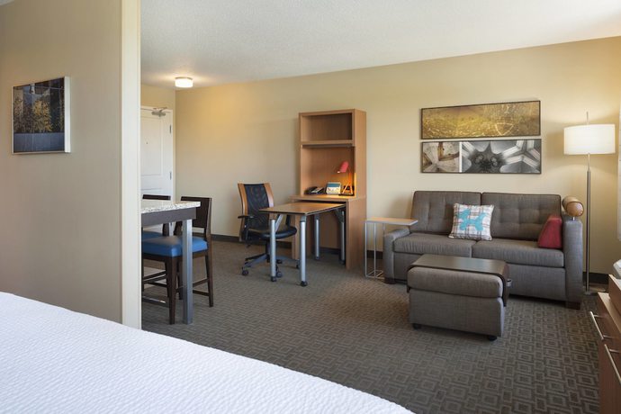 Imagen de la habitación del Hotel TownePlace Suites Chicago Naperville. Foto 12