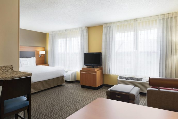 Imagen de la habitación del Hotel TownePlace Suites Chicago Naperville. Foto 13