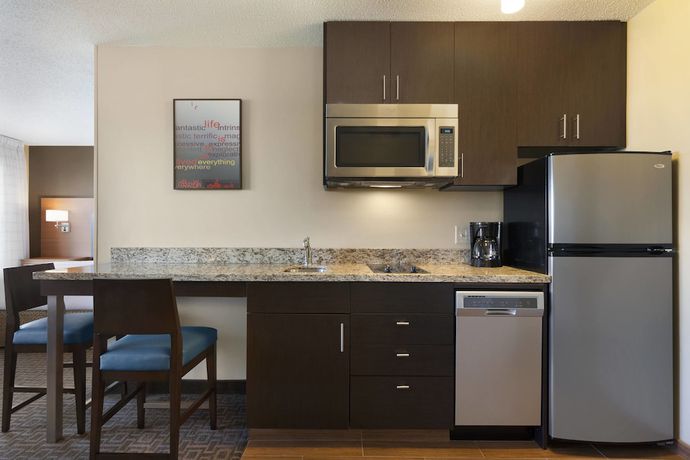 Imagen de la habitación del Hotel TownePlace Suites Chicago Naperville. Foto 15