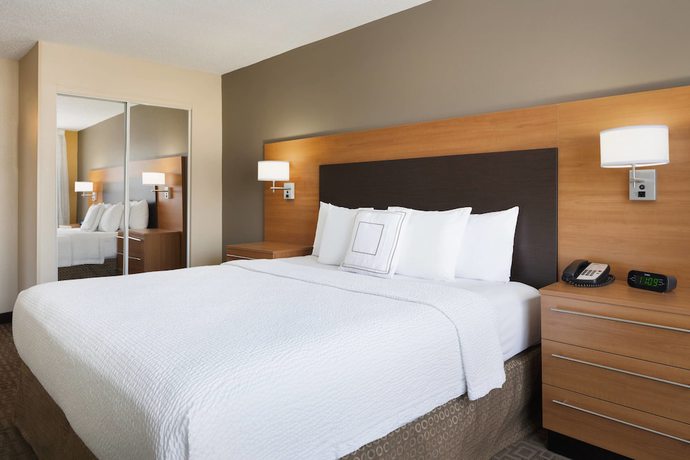 Imagen de la habitación del Hotel TownePlace Suites Chicago Naperville. Foto 16
