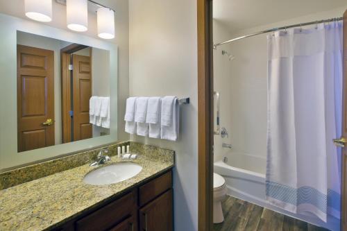 Imagen de la habitación del Hotel TownePlace Suites Detroit Sterling Heights. Foto 7