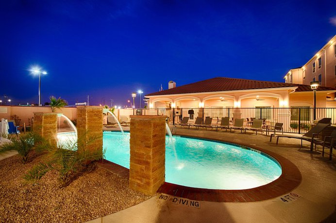Imagen de la piscina del Hotel TownePlace Suites El Paso Airport. Foto 11