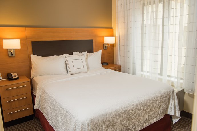 Imagen de la habitación del Hotel TownePlace Suites Erie. Foto 2