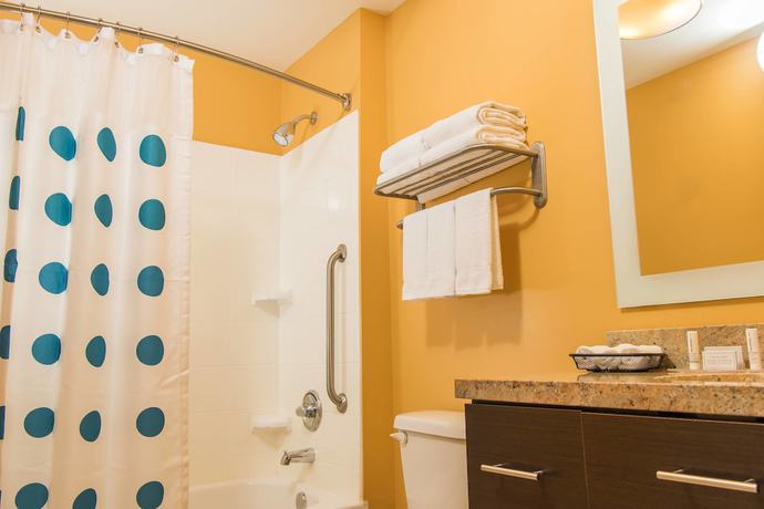 Imagen de la habitación del Hotel TownePlace Suites Erie. Foto 10