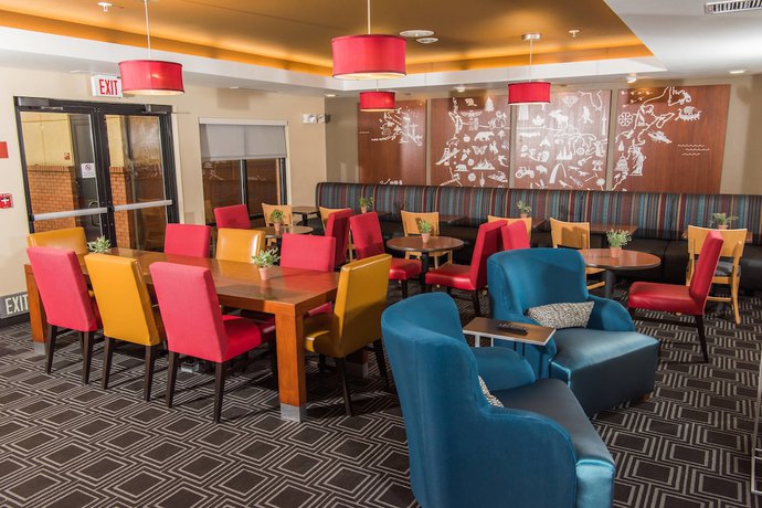 Imagen de los interiores del Hotel TownePlace Suites Erie. Foto 17