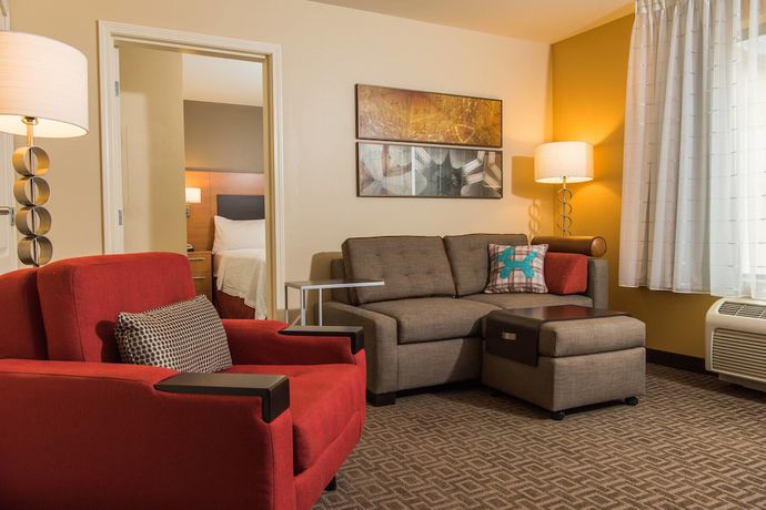 Imagen de la habitación del Hotel TownePlace Suites Erie. Foto 11