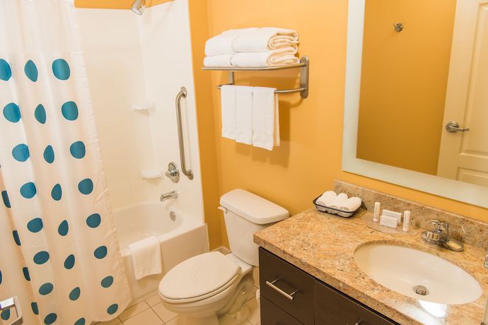 Imagen de la habitación del Hotel TownePlace Suites Erie. Foto 14