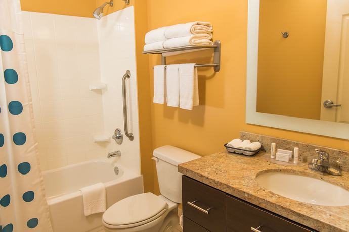 Imagen de la habitación del Hotel TownePlace Suites Erie. Foto 15