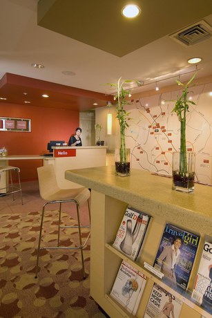 Imagen de los interiores del Hotel TownePlace Suites Marriott Dulles Airport. Foto 13