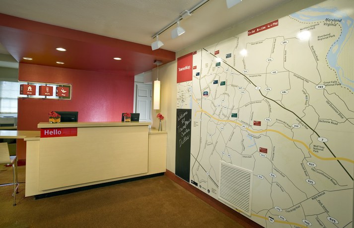 Imagen de los interiores del Hotel TownePlace Suites Marriott Dulles Airport. Foto 14