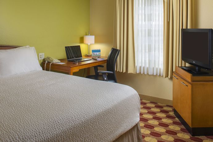 Imagen de la habitación del Hotel TownePlace Suites New Orleans Metairie. Foto 10
