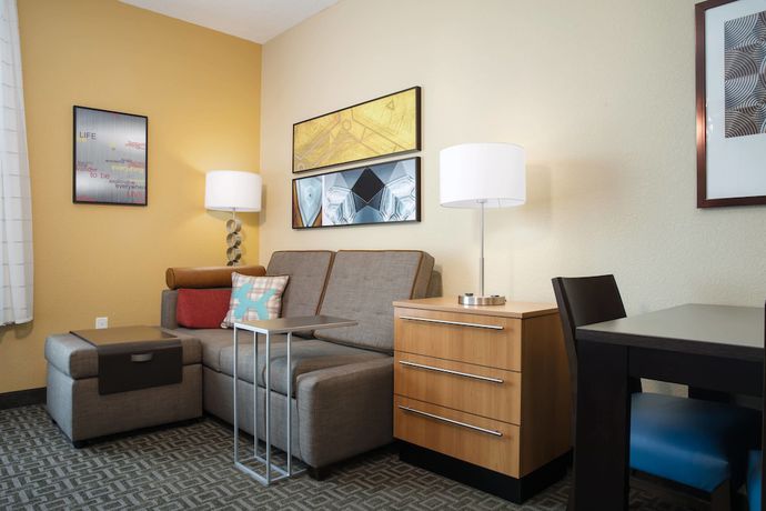 Imagen de la habitación del Hotel TownePlace Suites Orlando at FLAMINGO CROSSINGS® Town Center/Western Entrance. Foto 5