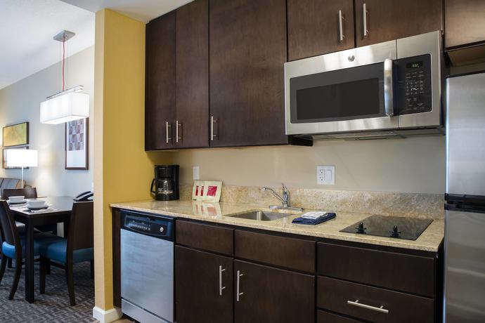 Imagen de la habitación del Hotel TownePlace Suites Orlando at FLAMINGO CROSSINGS® Town Center/Western Entrance. Foto 9