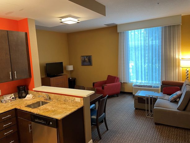 Imagen de la habitación del Hotel TownePlace Suites Orlando at FLAMINGO CROSSINGS® Town Center/Western Entrance. Foto 10
