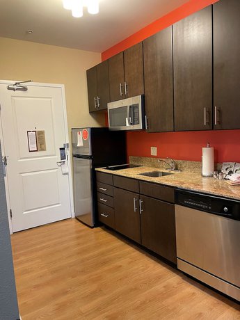 Imagen de la habitación del Hotel TownePlace Suites Orlando at FLAMINGO CROSSINGS® Town Center/Western Entrance. Foto 16