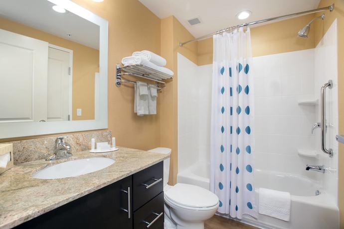 Imagen de la habitación del Hotel TownePlace Suites Orlando at FLAMINGO CROSSINGS® Town Center/Western Entrance. Foto 18
