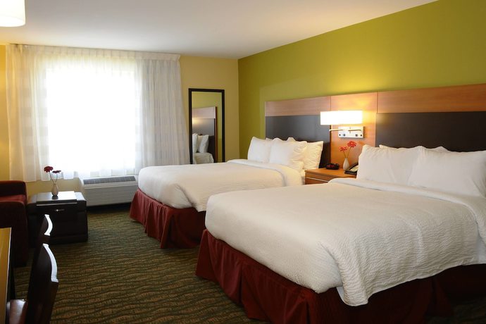 Imagen de la habitación del Hotel TownePlace Suites Redding. Foto 4
