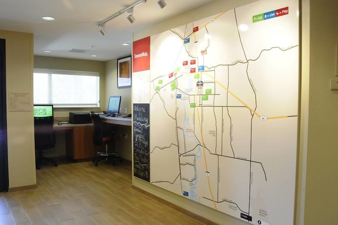 Imagen de los interiores del Hotel TownePlace Suites Redding. Foto 7