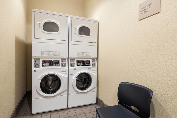 Imagen de los interiores del Hotel TownePlace Suites San Diego Carlsbad/Vista. Foto 18