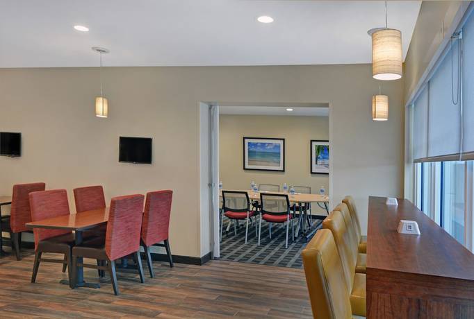 Imagen de los interiores del Hotel TownePlace Suites Sarasota Bradenton West. Foto 16
