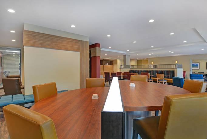 Imagen de los interiores del Hotel TownePlace Suites Sarasota Bradenton West. Foto 17