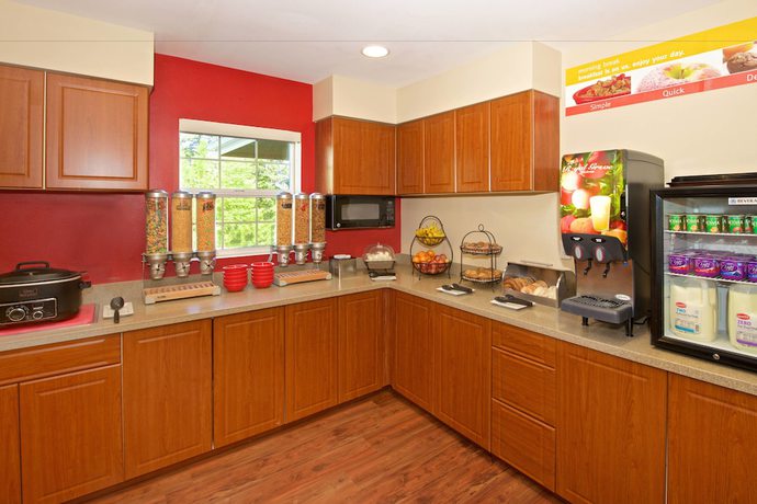 Imagen del bar/restaurante del Hotel TownePlace Suites Seattle Everett/Mukilteo. Foto 6