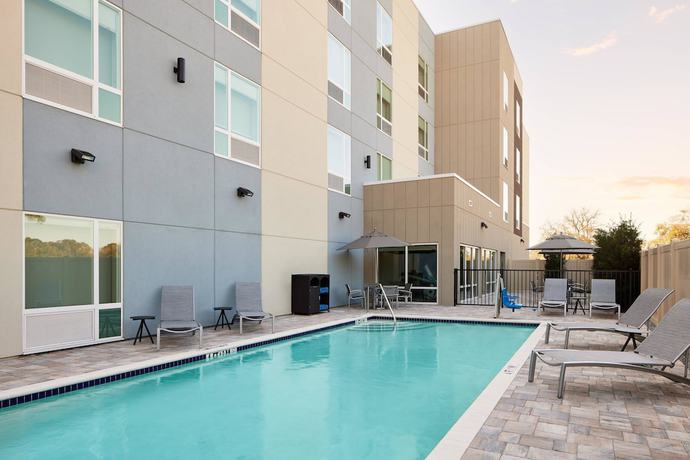 Imagen de la piscina del Hotel TownePlace Suites Tampa Casino Area. Foto 20