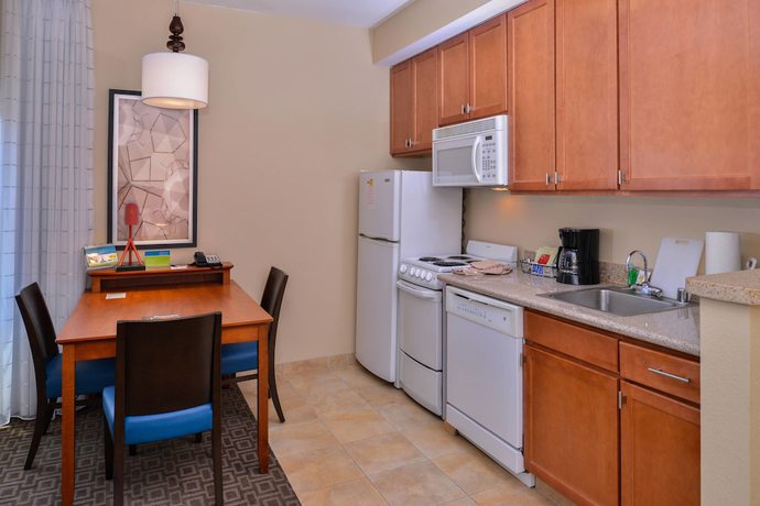 Imagen de la habitación del Hotel TownePlace Suites Thousand Oaks Ventura County. Foto 11