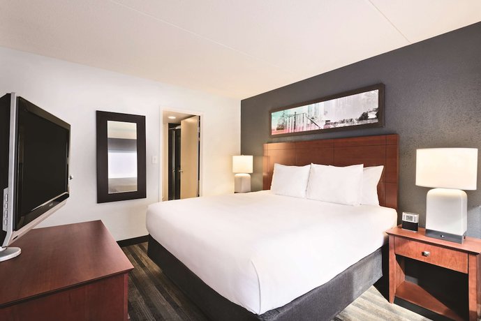 Imagen de la habitación del Hotel TownePlace Suites by Marriott Charlotte LoSo Airport. Foto 13