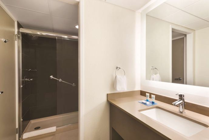 Imagen de la habitación del Hotel TownePlace Suites by Marriott Charlotte LoSo Airport. Foto 15