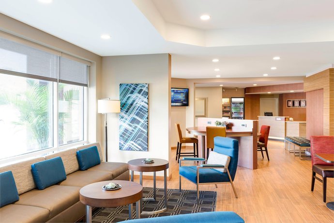 Imagen del bar/restaurante del Hotel TownePlace Suites by Marriott Chicago Waukegan/Gurnee. Foto 8