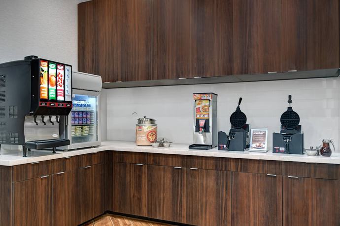 Imagen del bar/restaurante del Hotel TownePlace Suites by Marriott Columbus Dublin. Foto 11