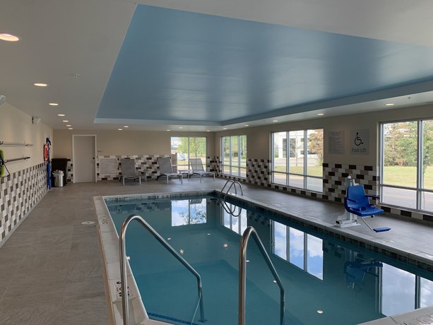 Imagen de la piscina del Hotel TownePlace Suites by Marriott Columbus Hilliard. Foto 20