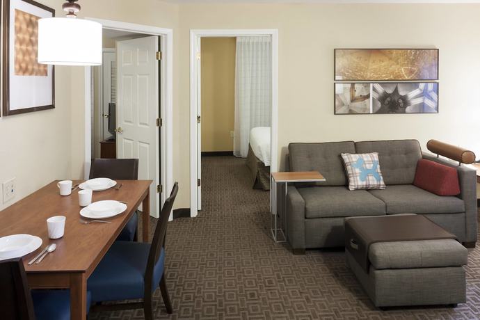 Imagen de la habitación del Hotel TownePlace Suites by Marriott Dallas Las Colinas. Foto 9