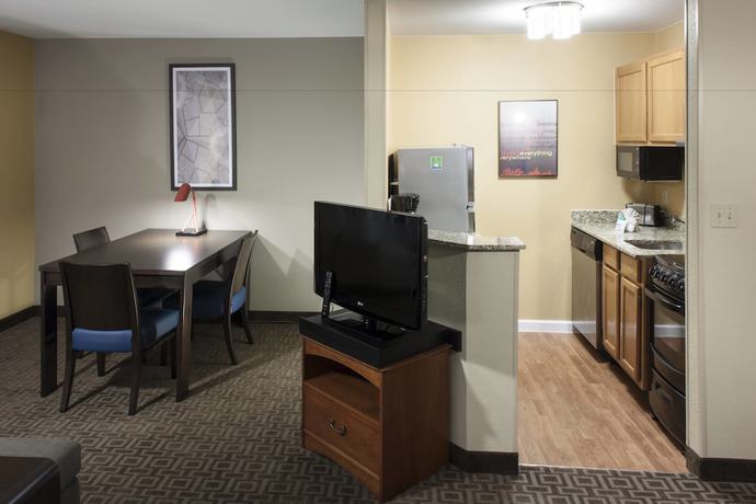 Imagen de la habitación del Hotel TownePlace Suites by Marriott Dallas Las Colinas. Foto 10