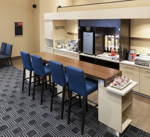 Imagen del bar/restaurante del Hotel TownePlace Suites by Marriott Dallas Las Colinas. Foto 5