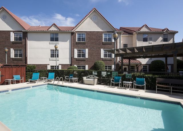 Imagen de la piscina del Hotel TownePlace Suites by Marriott Dallas Las Colinas. Foto 20
