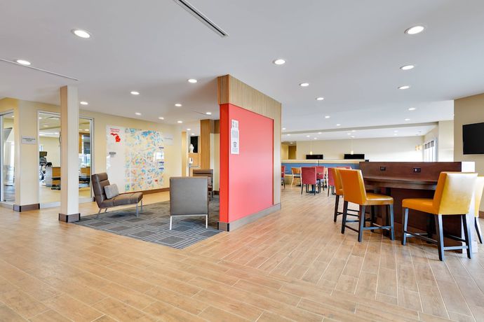 Imagen de los interiores del Hotel TownePlace Suites by Marriott Detroit Allen Park. Foto 19