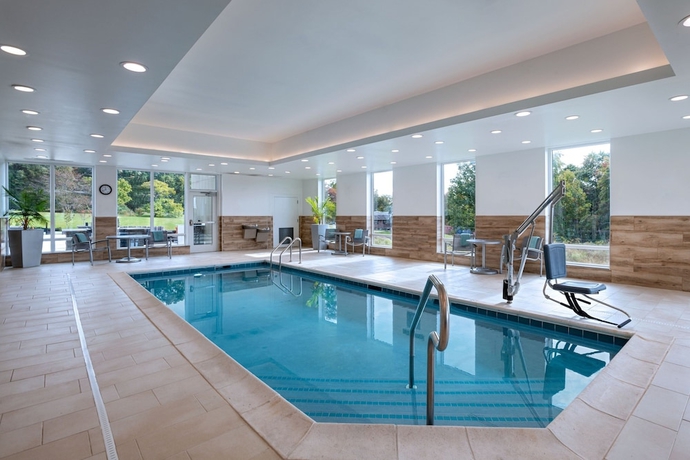 Imagen de la piscina del Hotel TownePlace Suites by Marriott Edgewood Aberdeen. Foto 19