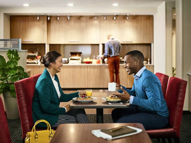 Imagen del bar/restaurante del Hotel TownePlace Suites by Marriott El Paso North. Foto 4