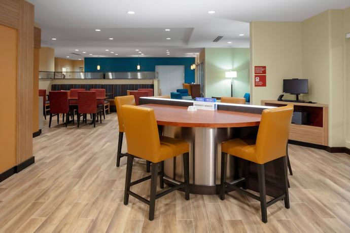 Imagen de los interiores del Hotel TownePlace Suites by Marriott Gainesville. Foto 17