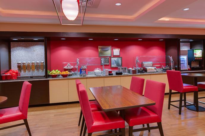 Imagen del bar/restaurante del Hotel TownePlace Suites by Marriott Gainesville Northwest. Foto 2